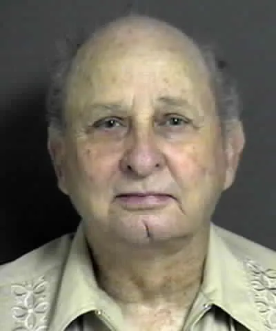 Registry photo of Gary Lloyd Manon