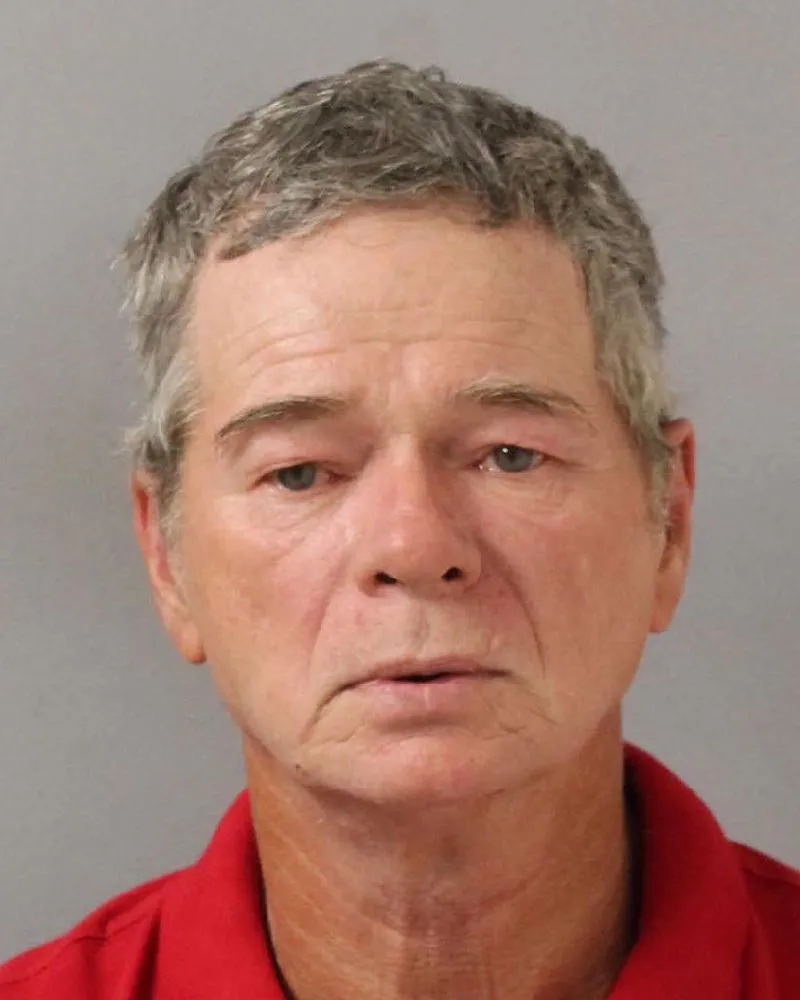 Registry photo of Kenneth Elton Mills