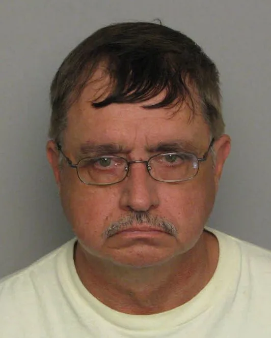 Registry photo of Gordon Eugene Roberts