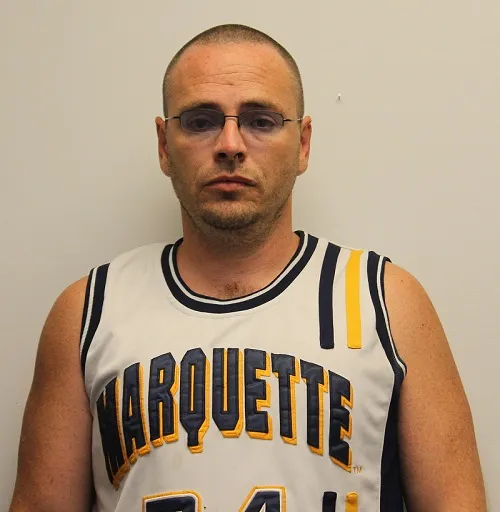 Registry photo of Earl Frederick Yanske