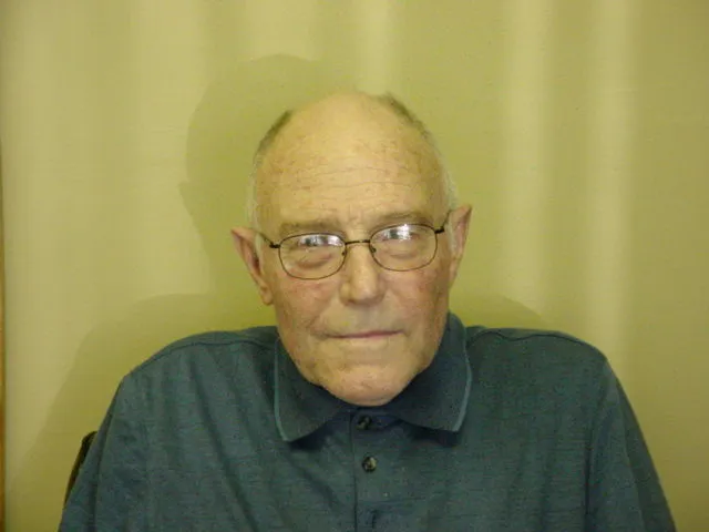 Registry photo of Floyd Mearl Kerbs