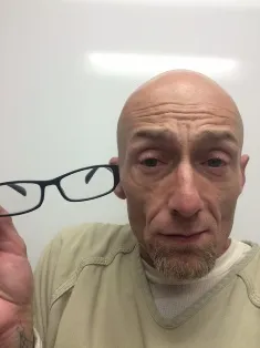 Registry photo of Carl Ray Guthrie