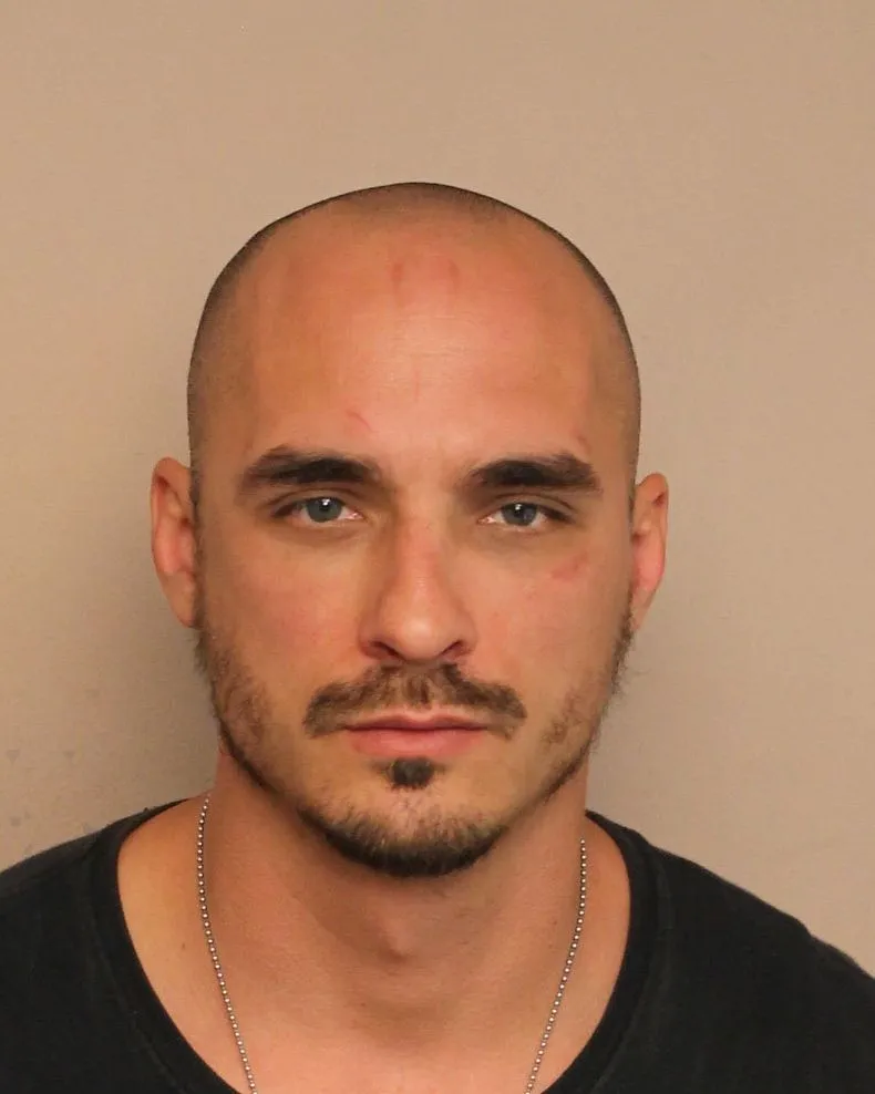 Registry photo of Arthur Dean Donton