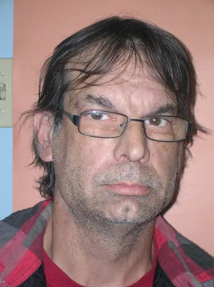 Registry photo of Dennis Dinsmoor