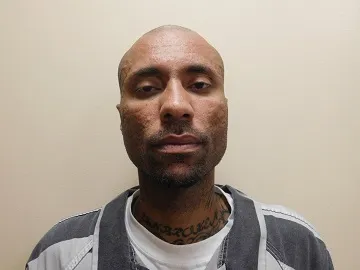 Registry photo of Charles Dewayne Moore