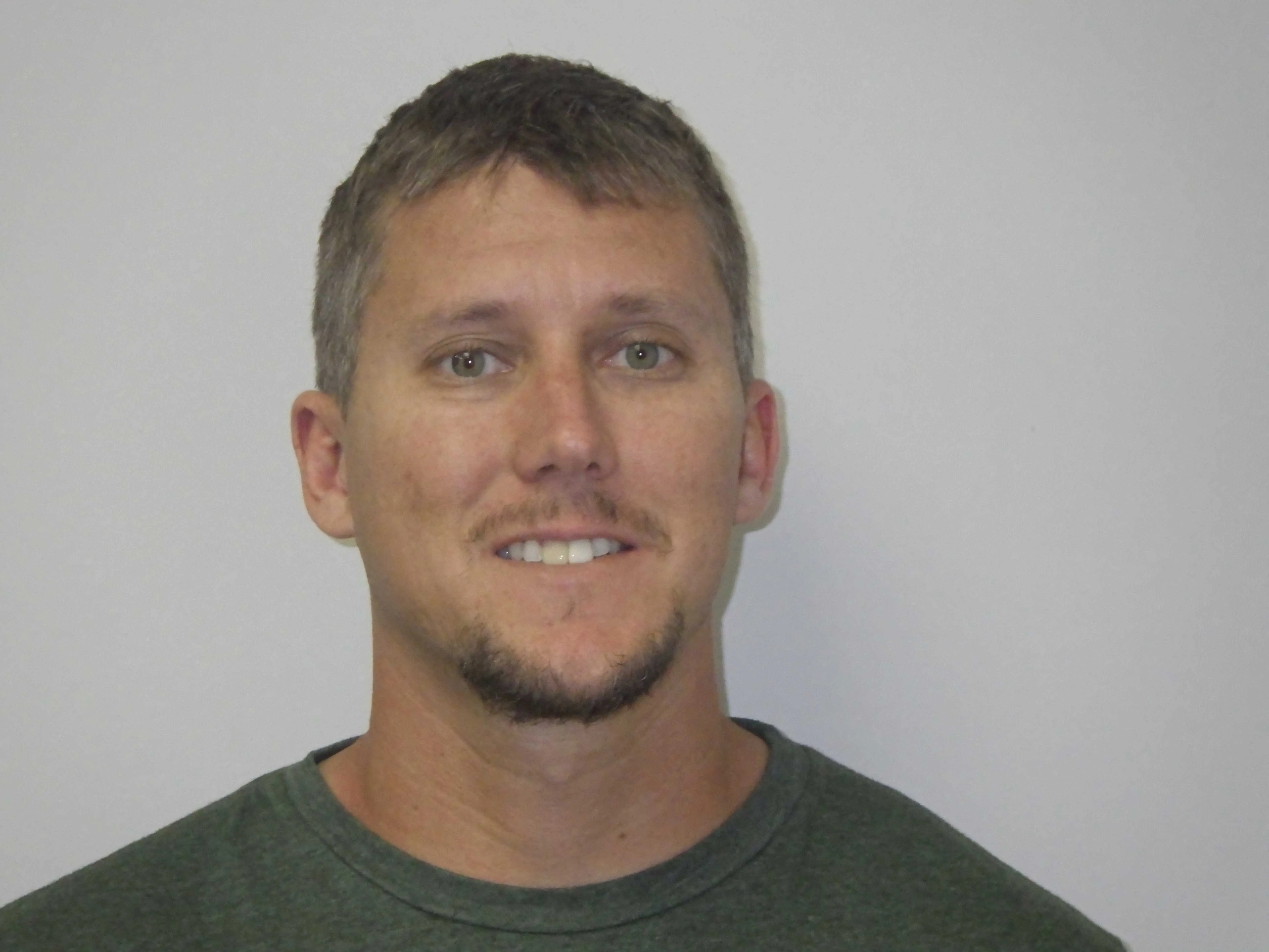 Registry photo of Nicholas Anton Elliott