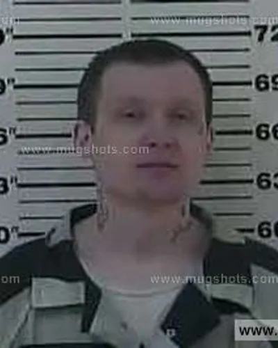 Booking photo of DUSTIN GARLAND, Carter County, Apr 15, 2013