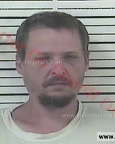 Booking photo of Donnie Oliver Jr., Carter County, Oct 13, 2016