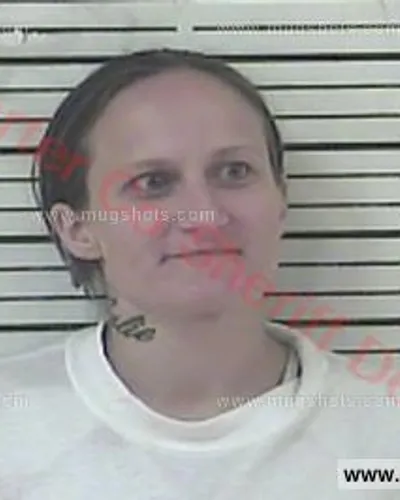 Booking photo of Aerial Danielle Frazier, Carter County, Oct 7, 2017