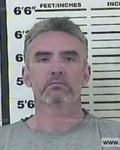 Booking photo of Eric Enik Hassell, Carter County, Apr 29, 2015