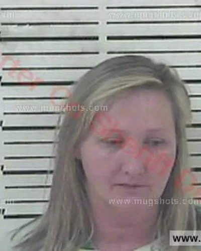 Booking photo of Amy Lowe, Carter County, Jun 12, 2017