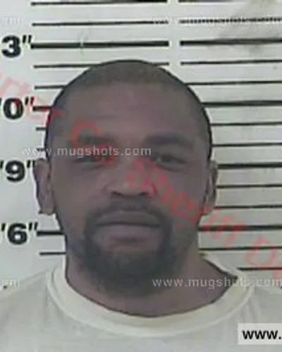 Booking photo of Korane Quatez Moore, Carter County, Mar 6, 2016