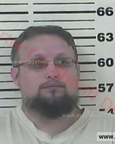 Booking photo of Adam Andrew Kennett, Carter County, Oct 4, 2016