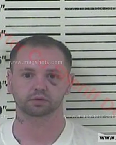 Booking photo of Dustin Lynn Hughes, Carter County, Oct 31, 2017