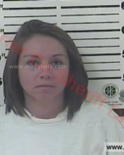 Booking photo of Nicole Cash, Carter County, Jun 20, 2016