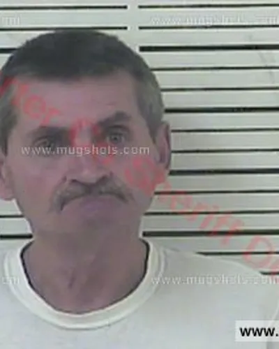 Booking photo of Troy Christopher Shell, Carter County, Apr 15, 2017