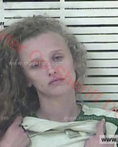 Booking photo of TAYLOR L HUNT, Carter County, Aug 25, 2017