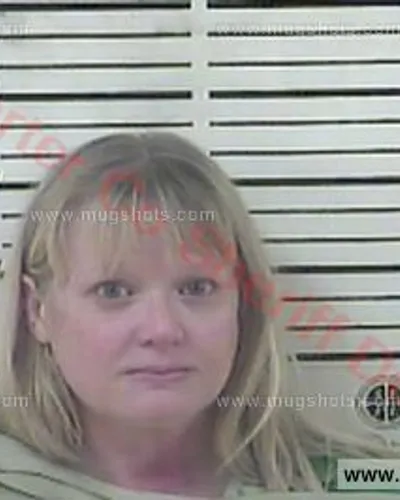 Booking photo of Lora Hodge, Carter County, Jul 13, 2017