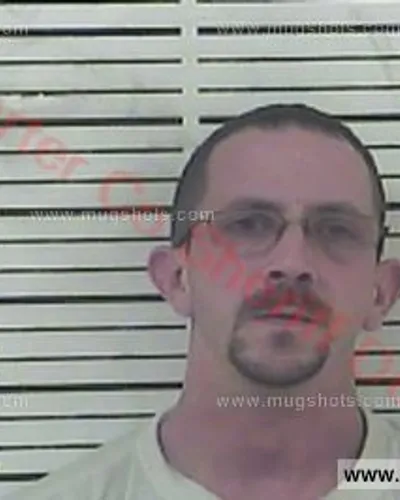 Booking photo of Ryan Moore, Carter County, Apr 8, 2017