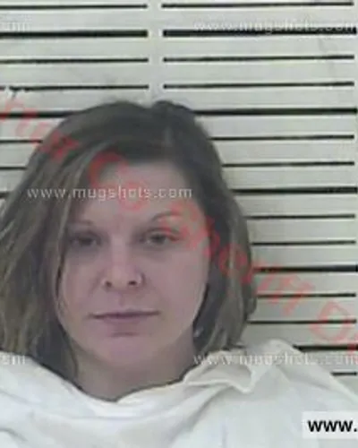 Booking photo of Amber Rose Alverez, Carter County, Aug 11, 2017