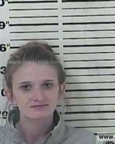 Booking photo of April Bernice Chambers, Carter County, Apr 3, 2015