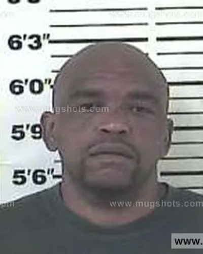 Booking photo of Korane Quatez Moore, Carter County, Jun 26, 2015