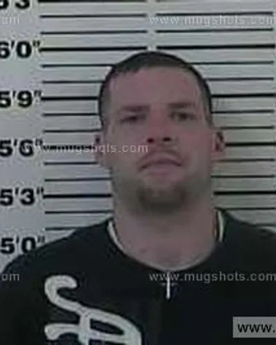 Booking photo of Noah Lowe, Carter County, Apr 14, 2013