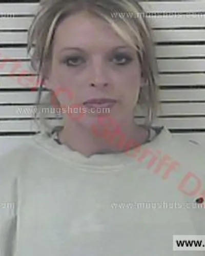 Booking photo of Amy Michelle Morton, Carter County, Dec 6, 2016