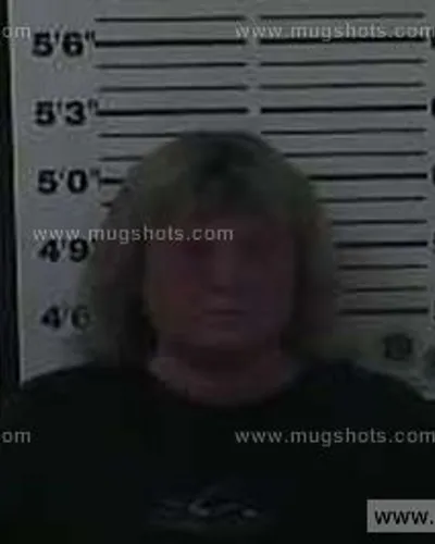 Booking photo of Lisa Oliver, Carter County, Jun 20, 2014