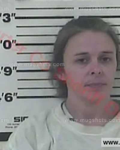 Booking photo of Lisa Causby, Carter County, Nov 15, 2016