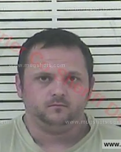 Booking photo of Dwayne Edward Oliver, Carter County, Apr 13, 2017