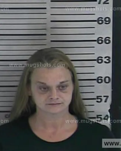 Booking photo of Amy Courtney Robinson, Dyer County, Sep 14, 2016