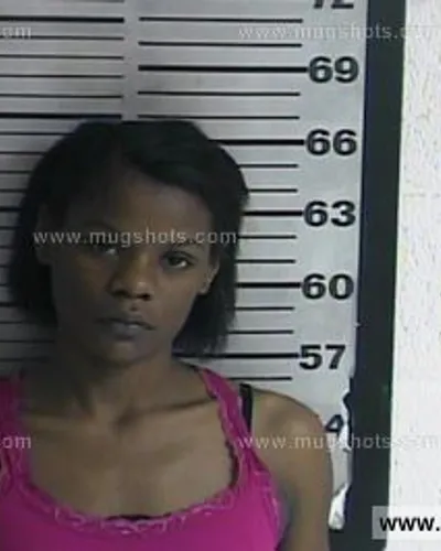 Booking photo of Amber Yarbrey, Dyer County, Apr 22, 2016