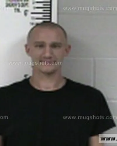 Booking photo of Walden Dustin Garrett, Franklin County, Oct 7, 2016