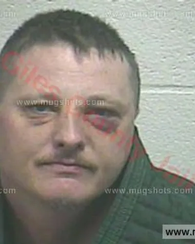 Booking photo of Dwayne Garner, Giles County, Apr 25, 2018