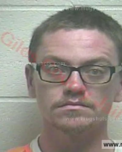 Booking photo of Eric Levi Bue, Giles County, Apr 18, 2017