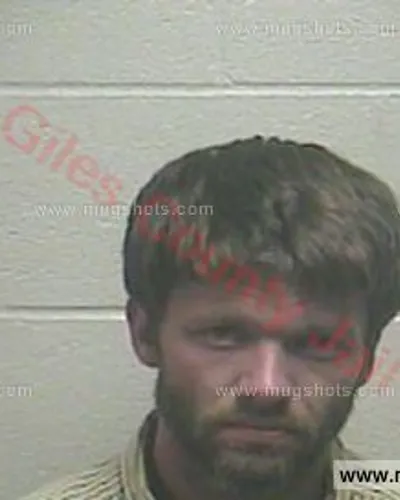 Booking photo of Derek Allen Bull, Giles County, Apr 13, 2017