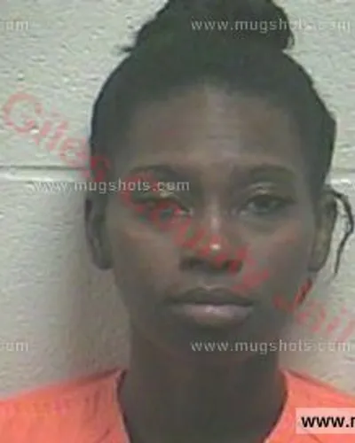Booking photo of Shanique Mcelroy, Giles County, May 23, 2018