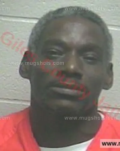 Booking photo of FREAMON HOLT Jr., Giles County, Jun 16, 2016