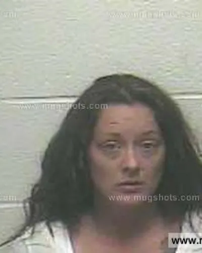 Booking photo of Lindsay Michelle Burls, Giles County, Apr 22, 2015
