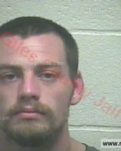 Booking photo of Derek Lee Hunnel Sr., Giles County, Nov 26, 2015