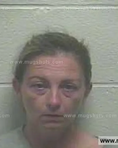 Booking photo of Amanda Carol Magness, Giles County, Aug 17, 2013