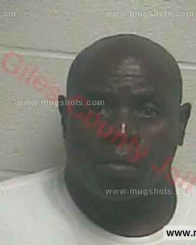 Booking photo of Eric Dwayne Renfro, Giles County, Aug 13, 2016