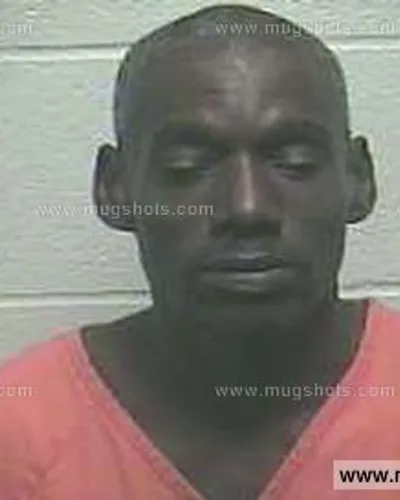 Booking photo of FREAMON HOLT Jr., Giles County, Jun 26, 2015