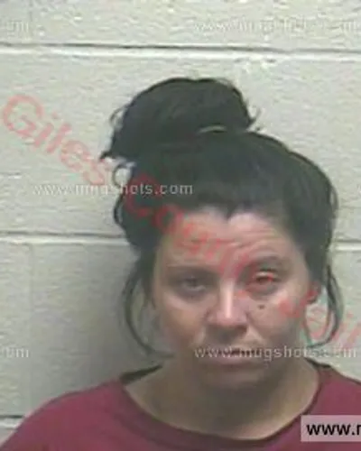 Booking photo of Amber Shelaine Blade, Giles County, Oct 26, 2016
