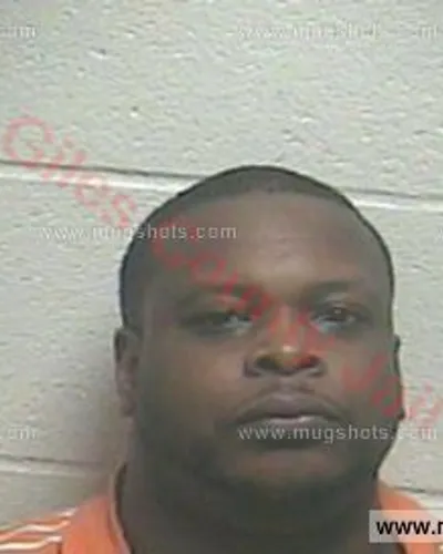 Booking photo of Avery Grigsby, Giles County, May 4, 2016