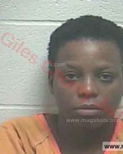 Booking photo of Latoya Nakie Harris, Giles County, Nov 25, 2016